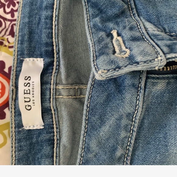 Guess women’s low waist distressed blue jeans - Picture 4 of 4